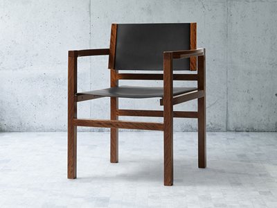 The Sinte Chair Maxton Fox Front Profile