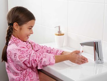 The most effective form of handwashing is through soap.