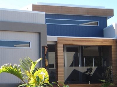 Innova™ Duragroove™ Used for a Contemporary Home Combined with Horizontal Timber Cladding Feature