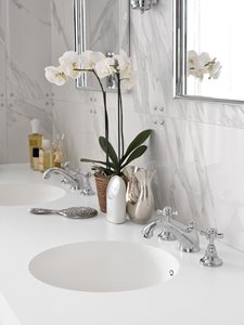 Corian Purity basin Glacier White in Modern Bathroom