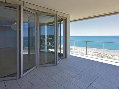 Alspec-Hawkesbury® Commercial Multi-Fold Door Balcony Exterior Glass