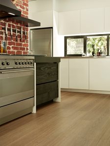 Heartridge vinyl plank kitchen floor