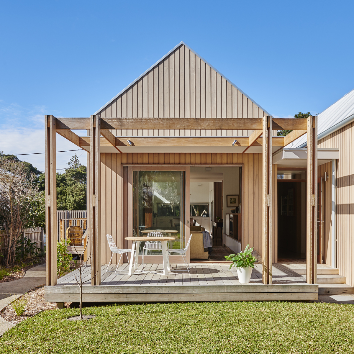 site-responsive contemporary coastal home coastal architecture
