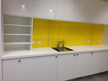 Quality IPA Acrylic Splashbacks for Commercial and Domestic Applications l