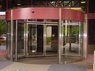 Boon Edam Duotour large-size revolving door red