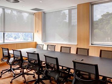 High-performance roller blinds perform the dual roles of light and temperature control at the Herbarium