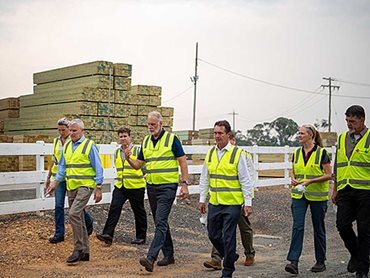 The visit was organised to further understand the impact of the bushfires on the softwood industry.
