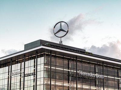 Mercedes office with aluminium non-combustible cladding panel