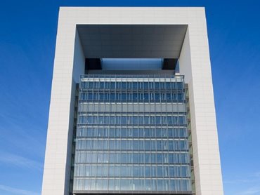 To make the tower a real landmark, the architects chose EQUITONE [natura] and [pictura] cladding materials