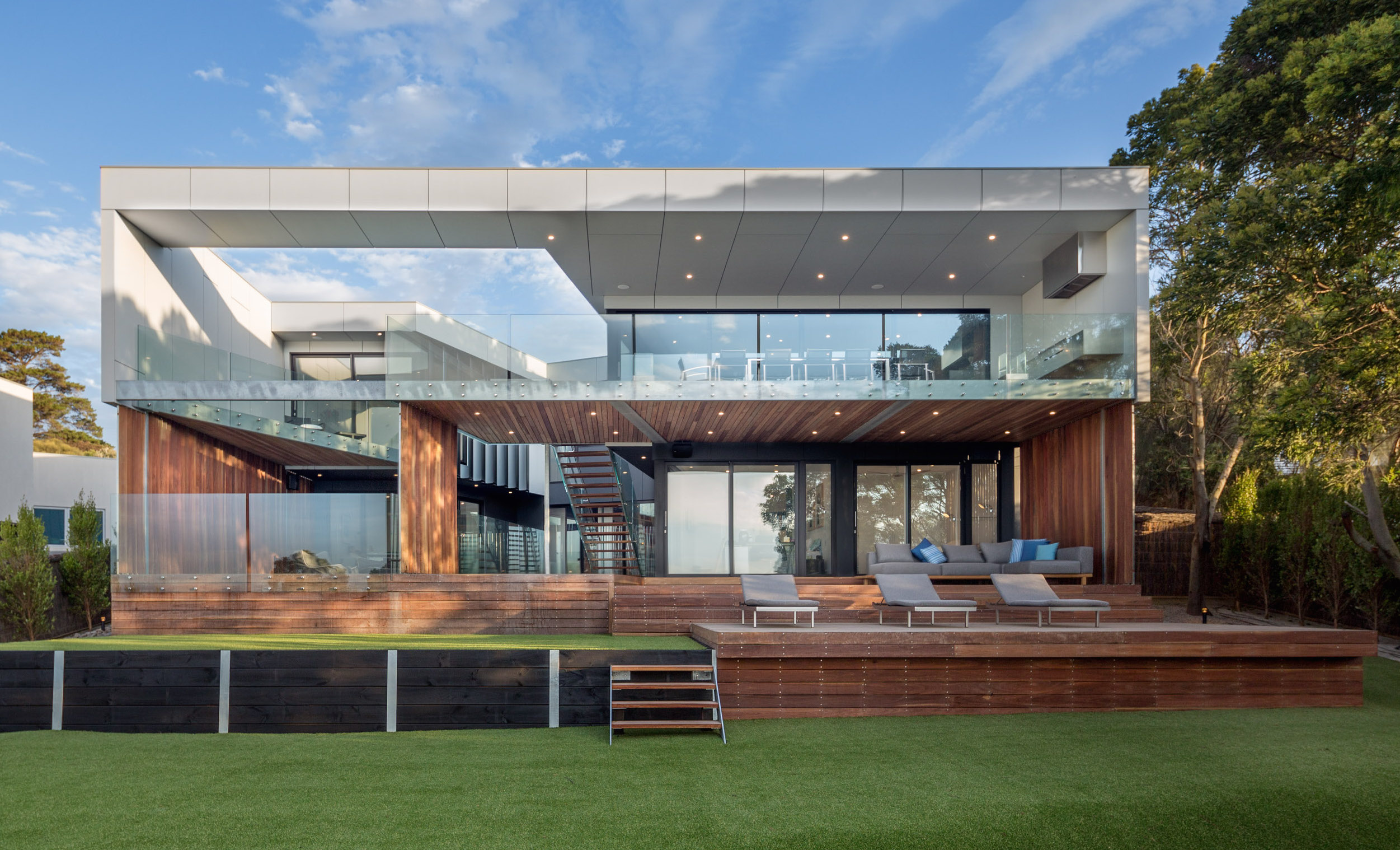 Mornington Peninsula luxury durable house backyard