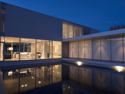 AGG Outdoor-Pool-Image-of-Residential-House-With-Insulated-Glass