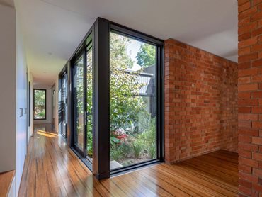 Courtyard House - Residential Architecture - Houses (New) (Credit: Australian Institute of Architects/ Rob Henry Architects/ Photographer: LightStudies)