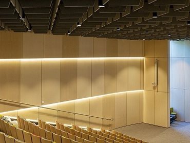 Key-Ply Euro Birch Plywood wall linings at Taronga Institute of Science and Learning auditorium