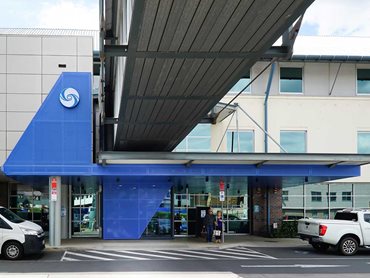 Arrow Metal manufactured a range of panels for the hospital’s entrance, parking and loading areas
