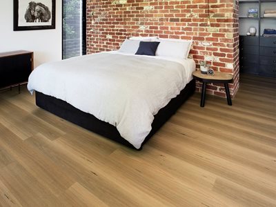 Heartridge vinyl plank bedroom