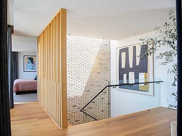 Petersen D72 bricks weave their way throughout the house on various feature walls