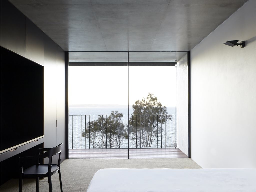 Whale Beach by Tobias Partners (door system by Vitrocsa). Photography by Justin Alexander&nbsp;
