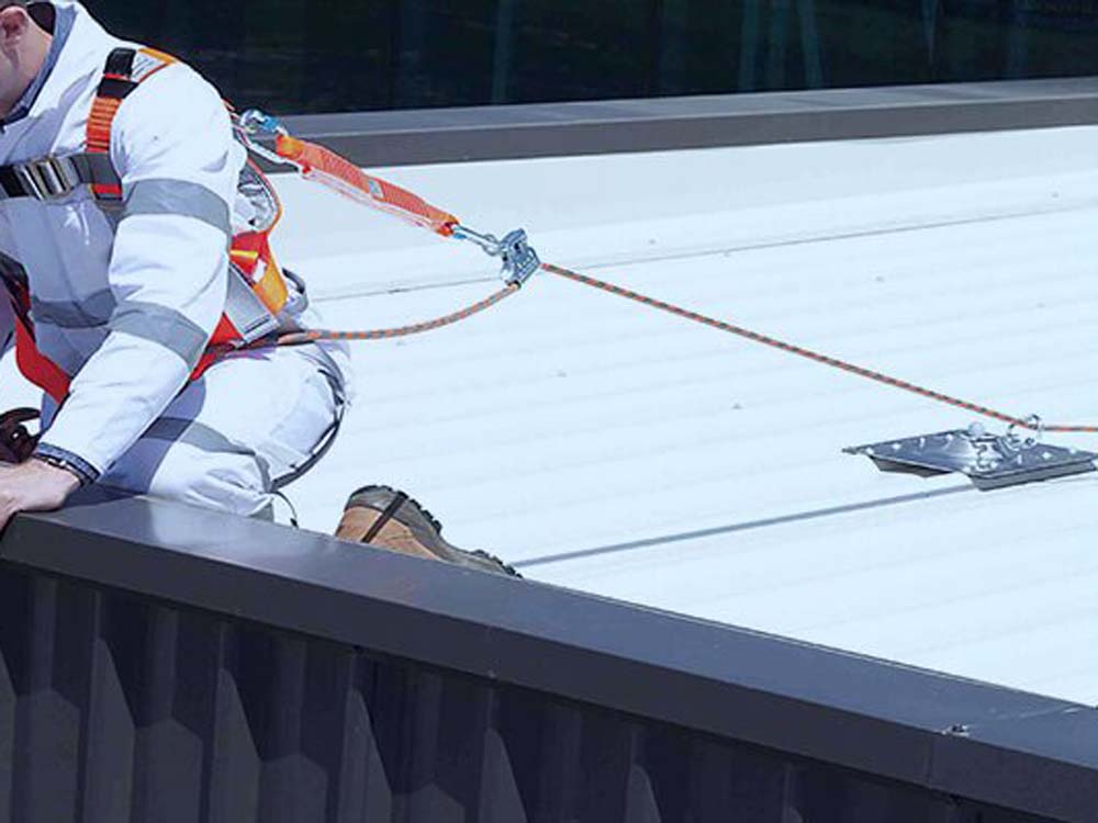 Height safety with roof anchors