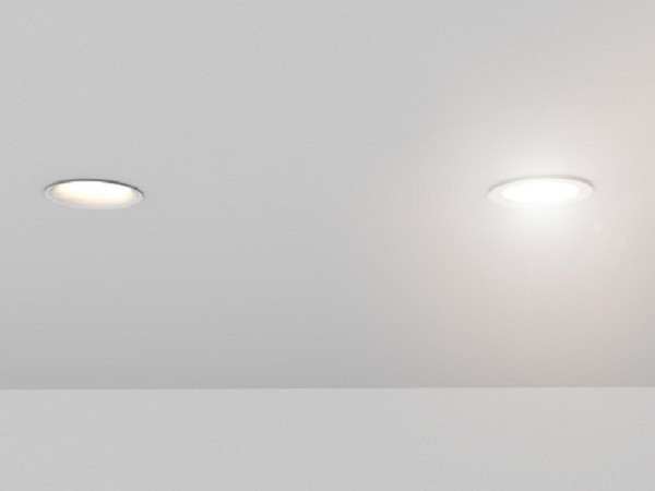 The low-glare design of the D700+ (left) allows homeowners to increase their comfort levels