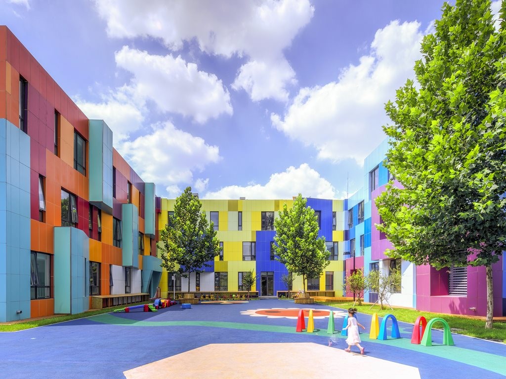 The kindergarten&rsquo;s exterior wall panels are made of a composite concrete substrate and expanded polystyrene material, with a layer of corrosion-resistant paint applied on the surface. The highly durable coating was produced and sprayed on by one of the best paint factories in China, and will retain its colour for up to 30 years. Image Supplied
