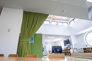 Acoustic curtains can be drawn or retracted easily