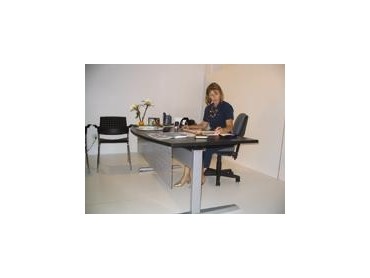 Backatwork workstations’ desk leg design provide clear access