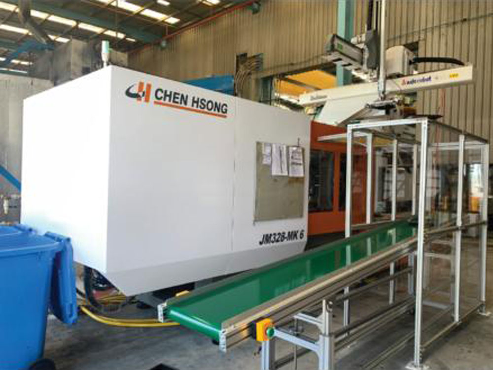 The new 320 tonne injection moulding machine 