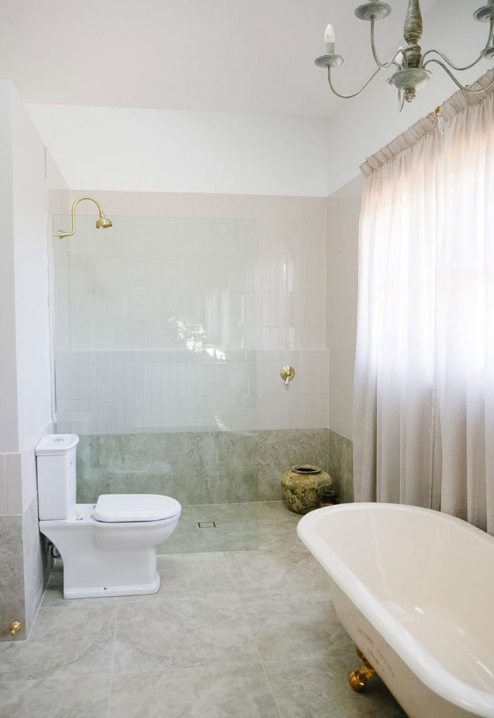 Bathroom-Design-Bath-Shower-Screen
