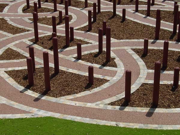 The Rockpave range allows landscape designers to create virtually any external design for paved surfaces