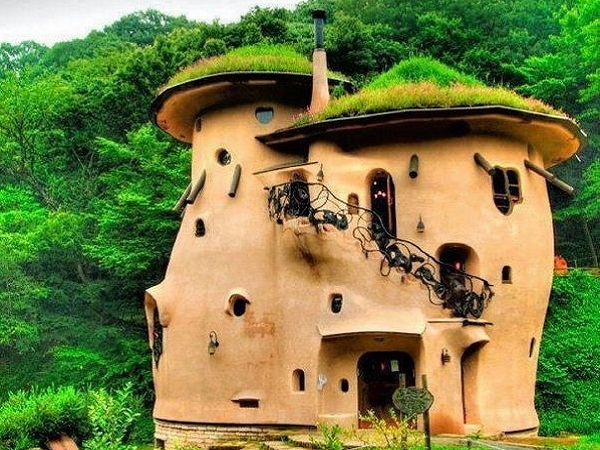 brittany cob house